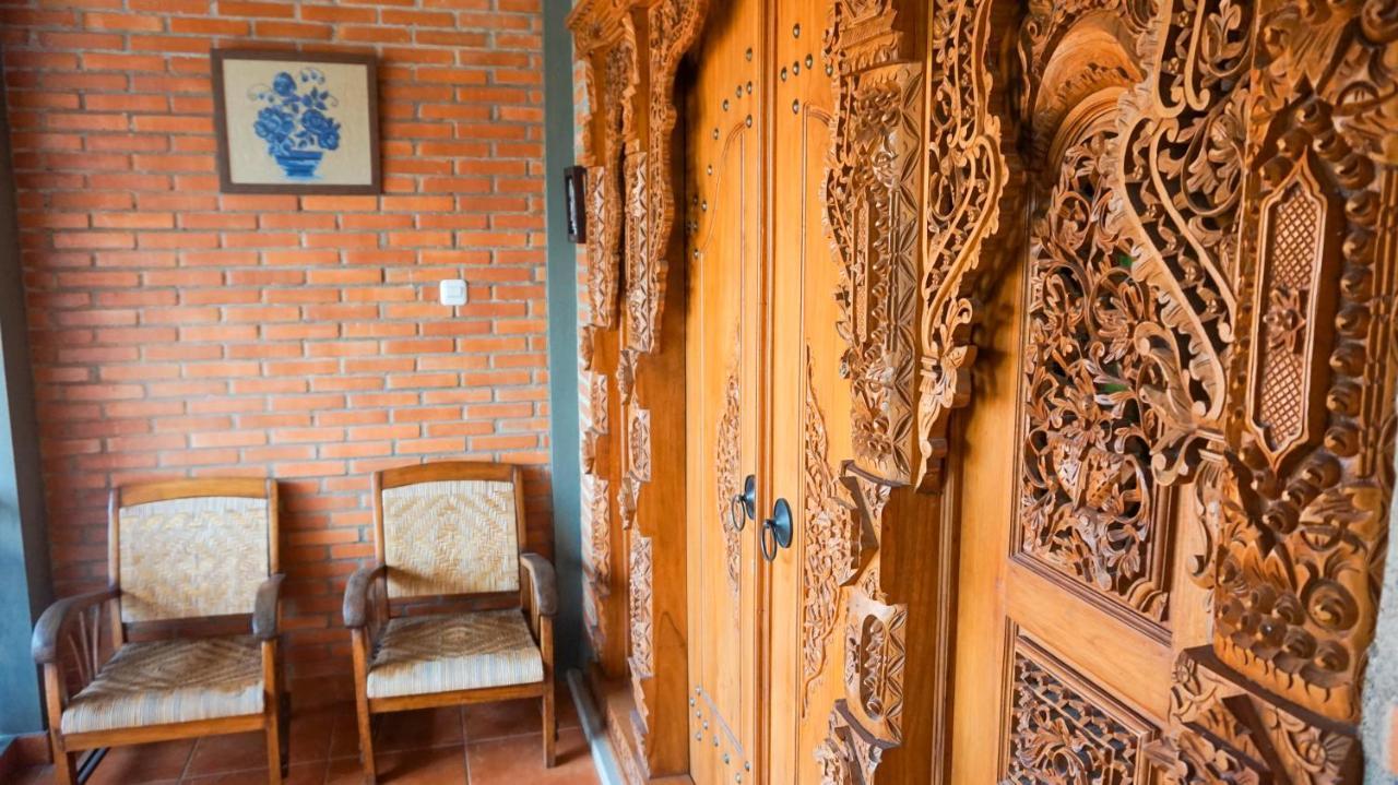 Ndalem Suryo Saptono Guest House Tugu Exterior foto