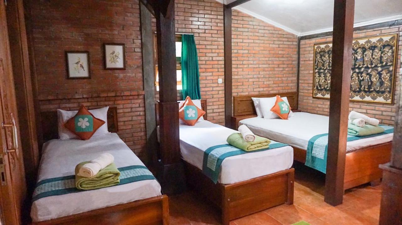 Ndalem Suryo Saptono Guest House Tugu Exterior foto