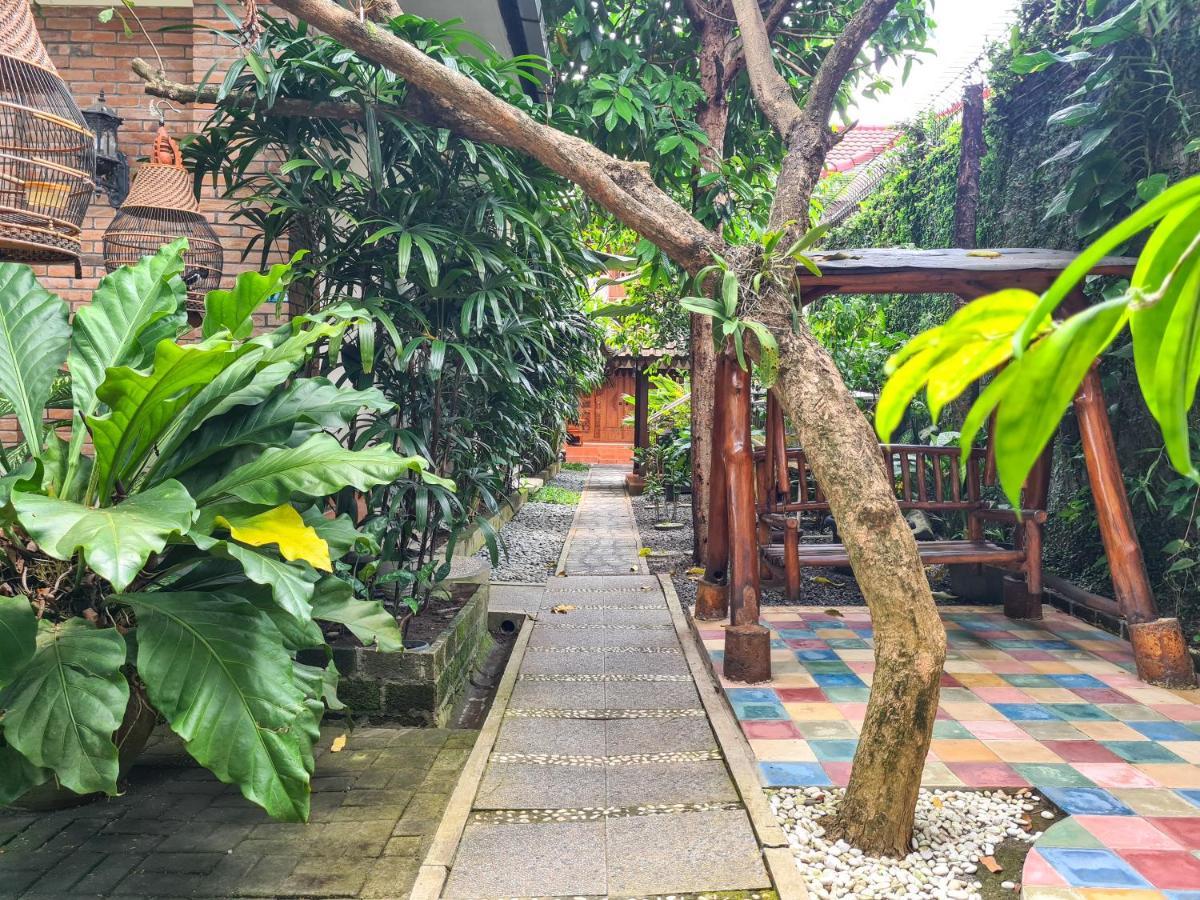 Ndalem Suryo Saptono Guest House Tugu Exterior foto