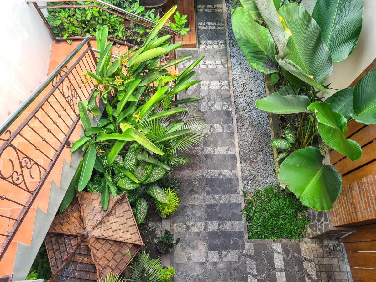 Ndalem Suryo Saptono Guest House Tugu Exterior foto
